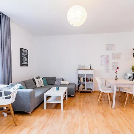 Helle Wohnung In Top-Lage, Hasselbachplatz - Altstadt, W-Lan, 4 Schlafplaetze Magdeburg Exterior photo