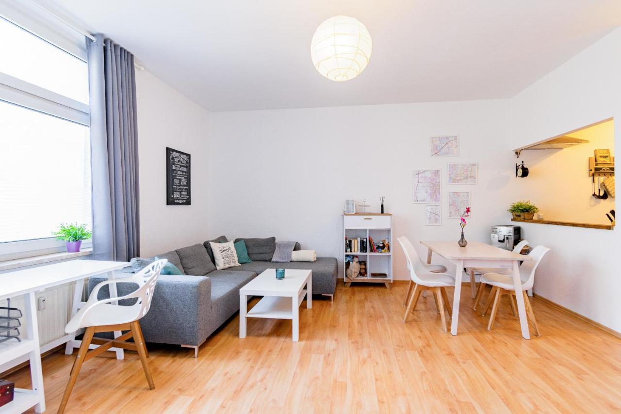Apartment Helle In Top-lage, Hasselbachplatz - Altstadt, W-lan, 4 Schlafplaetze