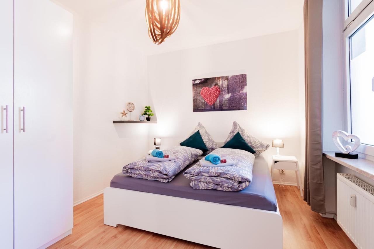 Apartment Helle In Top-lage, Hasselbachplatz - Altstadt, W-lan, 4 Schlafplaetze *